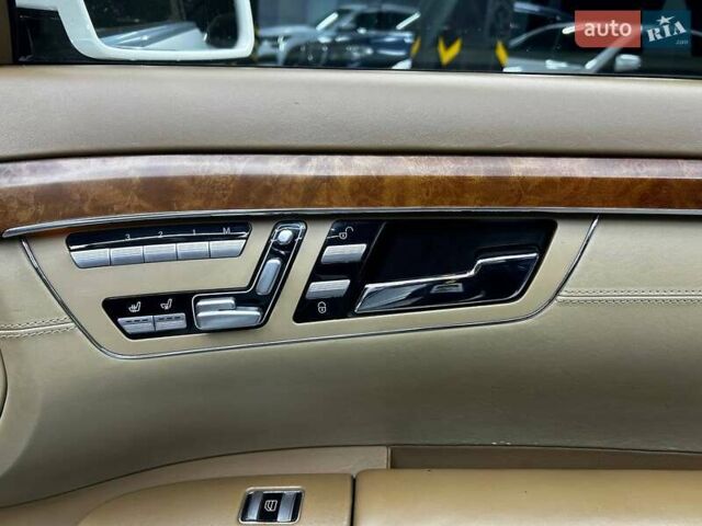 Белый Мерседес С Класс, объемом двигателя 5.46 л и пробегом 325 тыс. км за 13400 $, фото 23 на Automoto.ua