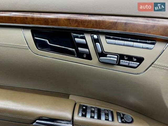 Белый Мерседес С Класс, объемом двигателя 5.46 л и пробегом 325 тыс. км за 13400 $, фото 7 на Automoto.ua