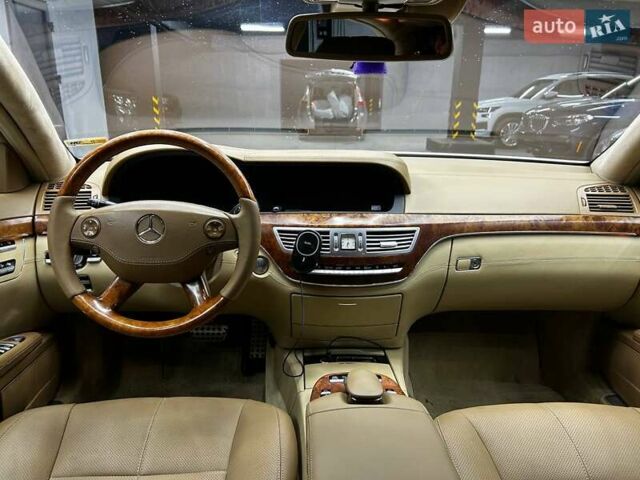 Белый Мерседес С Класс, объемом двигателя 5.46 л и пробегом 325 тыс. км за 13400 $, фото 18 на Automoto.ua