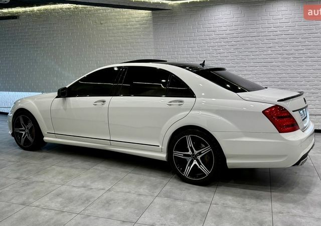 Білий Мерседес С Клас, об'ємом двигуна 3.5 л та пробігом 250 тис. км за 11000 $, фото 30 на Automoto.ua