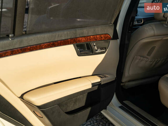 Мерседес С Класс 2007 в Черновцах на Automoto.ua Белый Мерседес С Класс, объемом двигателя 5.46 л и пробегом 186 тыс. км за 12900 $, фото 25 на Automoto.ua