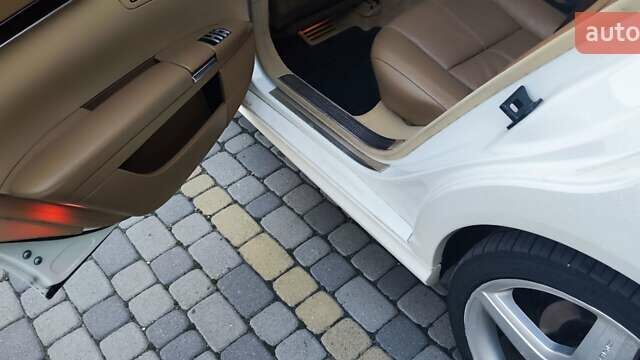 Белый Мерседес С Класс, объемом двигателя 5.51 л и пробегом 218 тыс. км за 12500 $, фото 30 на Automoto.ua