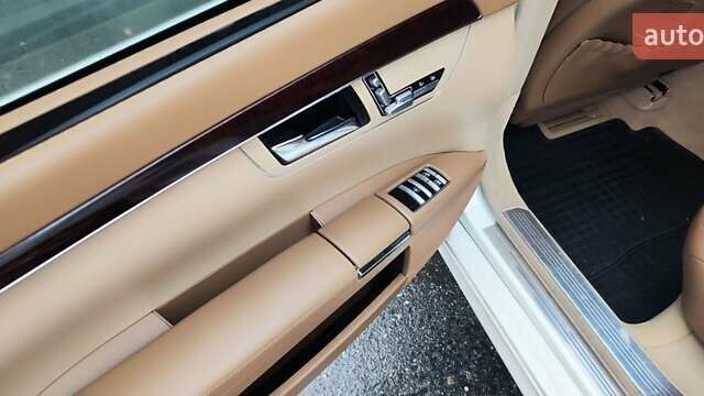 Белый Мерседес С Класс, объемом двигателя 5.51 л и пробегом 218 тыс. км за 12500 $, фото 37 на Automoto.ua