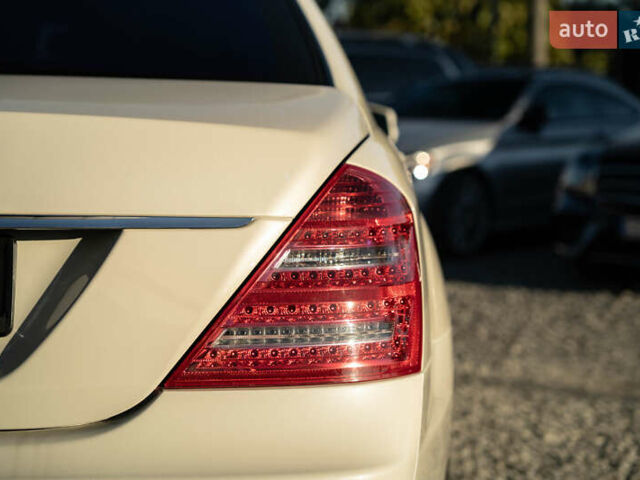 Мерседес С Класс 2007 в Черновцах на Automoto.ua Белый Мерседес С Класс, объемом двигателя 5.46 л и пробегом 186 тыс. км за 12900 $, фото 16 на Automoto.ua