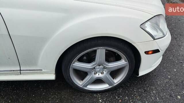 Белый Мерседес С Класс, объемом двигателя 5.51 л и пробегом 218 тыс. км за 12500 $, фото 36 на Automoto.ua