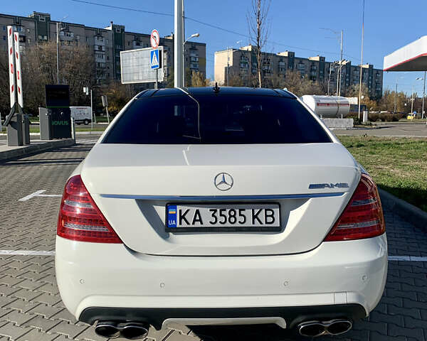 Белый Мерседес С Класс, объемом двигателя 5.5 л и пробегом 245 тыс. км за 15600 $, фото 23 на Automoto.ua