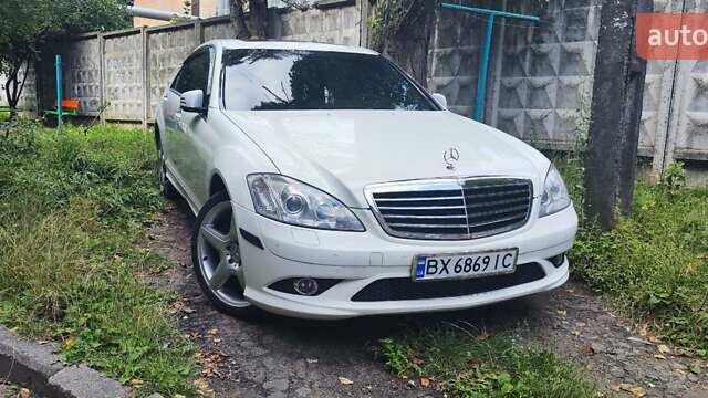Белый Мерседес С Класс, объемом двигателя 5.51 л и пробегом 218 тыс. км за 12500 $, фото 8 на Automoto.ua