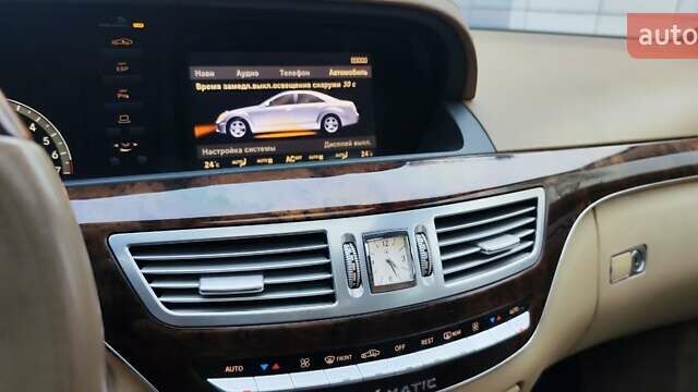 Белый Мерседес С Класс, объемом двигателя 5.51 л и пробегом 218 тыс. км за 12500 $, фото 34 на Automoto.ua