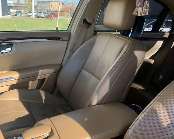 Белый Мерседес С Класс, объемом двигателя 5.5 л и пробегом 245 тыс. км за 15600 $, фото 33 на Automoto.ua