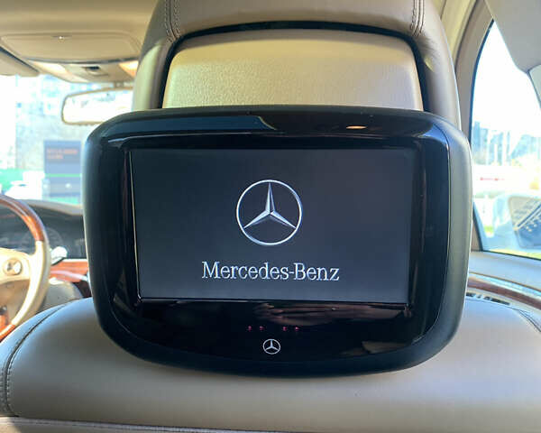 Белый Мерседес С Класс, объемом двигателя 5.5 л и пробегом 245 тыс. км за 15600 $, фото 50 на Automoto.ua