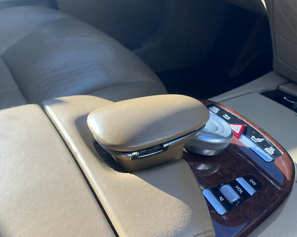 Белый Мерседес С Класс, объемом двигателя 5.5 л и пробегом 245 тыс. км за 15600 $, фото 35 на Automoto.ua