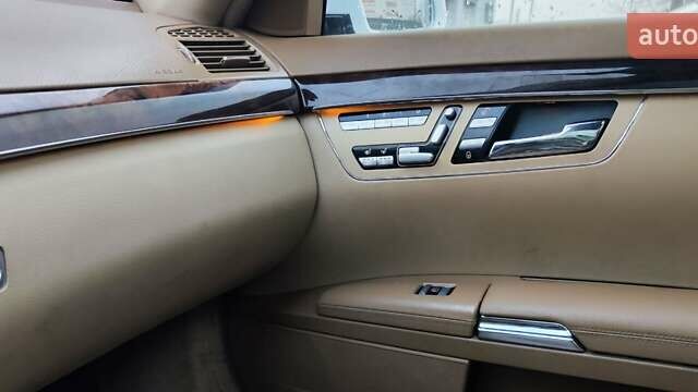 Белый Мерседес С Класс, объемом двигателя 5.51 л и пробегом 218 тыс. км за 12500 $, фото 33 на Automoto.ua