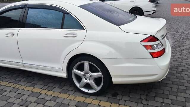 Белый Мерседес С Класс, объемом двигателя 5.51 л и пробегом 218 тыс. км за 12500 $, фото 11 на Automoto.ua