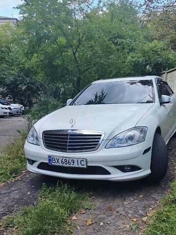 Белый Мерседес С Класс, объемом двигателя 5.51 л и пробегом 218 тыс. км за 12500 $, фото 7 на Automoto.ua