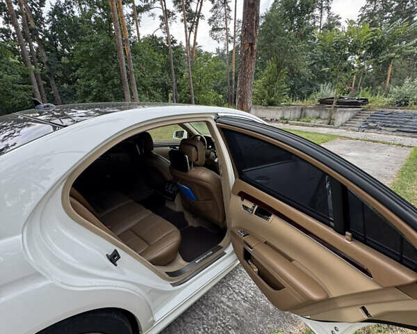 Белый Мерседес С Класс, объемом двигателя 5.5 л и пробегом 245 тыс. км за 15600 $, фото 10 на Automoto.ua