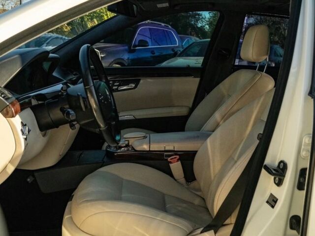 Білий Мерседес С Клас, об'ємом двигуна 5.5 л та пробігом 190 тис. км за 12500 $, фото 5 на Automoto.ua