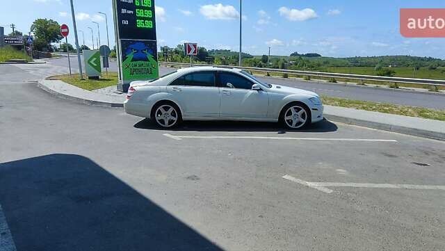 Белый Мерседес С Класс, объемом двигателя 5.51 л и пробегом 218 тыс. км за 12500 $, фото 16 на Automoto.ua