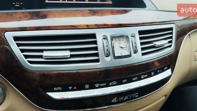 Белый Мерседес С Класс, объемом двигателя 5.51 л и пробегом 218 тыс. км за 12500 $, фото 35 на Automoto.ua