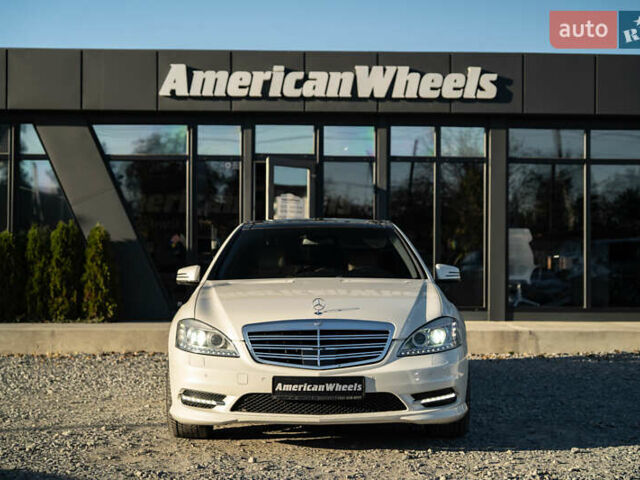 Мерседес С Класс 2007 в Черновцах на Automoto.ua Белый Мерседес С Класс, объемом двигателя 5.46 л и пробегом 186 тыс. км за 12900 $, фото 1 на Automoto.ua