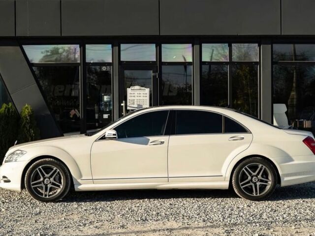 Білий Мерседес С Клас, об'ємом двигуна 5.5 л та пробігом 190 тис. км за 12500 $, фото 2 на Automoto.ua