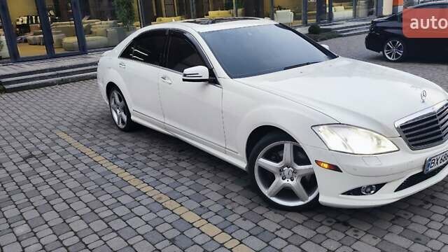 Белый Мерседес С Класс, объемом двигателя 5.51 л и пробегом 218 тыс. км за 12500 $, фото 2 на Automoto.ua