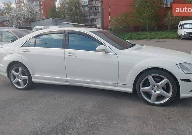 Белый Мерседес С Класс, объемом двигателя 5.51 л и пробегом 218 тыс. км за 12500 $, фото 17 на Automoto.ua