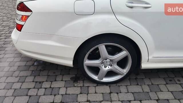 Белый Мерседес С Класс, объемом двигателя 5.51 л и пробегом 218 тыс. км за 12500 $, фото 10 на Automoto.ua