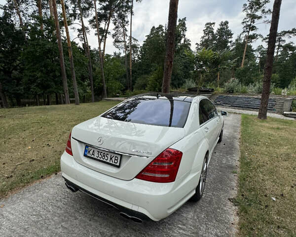 Белый Мерседес С Класс, объемом двигателя 5.5 л и пробегом 245 тыс. км за 15600 $, фото 9 на Automoto.ua