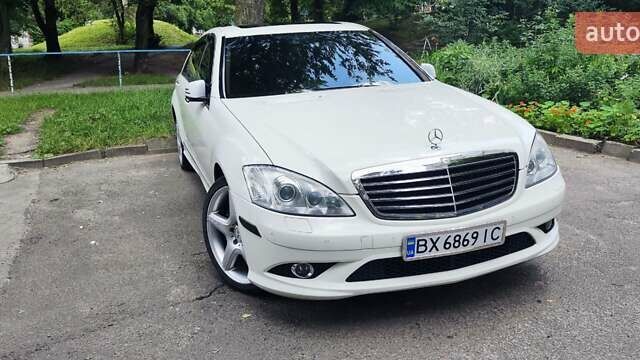 Белый Мерседес С Класс, объемом двигателя 5.51 л и пробегом 218 тыс. км за 12500 $, фото 6 на Automoto.ua