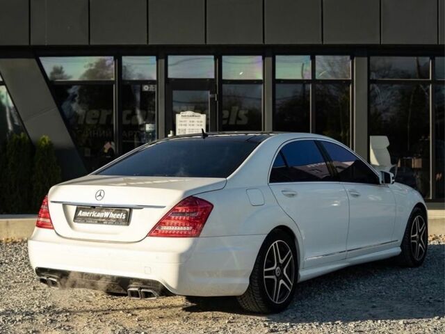 Білий Мерседес С Клас, об'ємом двигуна 5.5 л та пробігом 190 тис. км за 12500 $, фото 1 на Automoto.ua