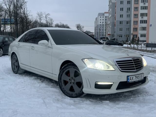 Белый Мерседес С Класс, объемом двигателя 3.5 л и пробегом 125 тыс. км за 10100 $, фото 3 на Automoto.ua