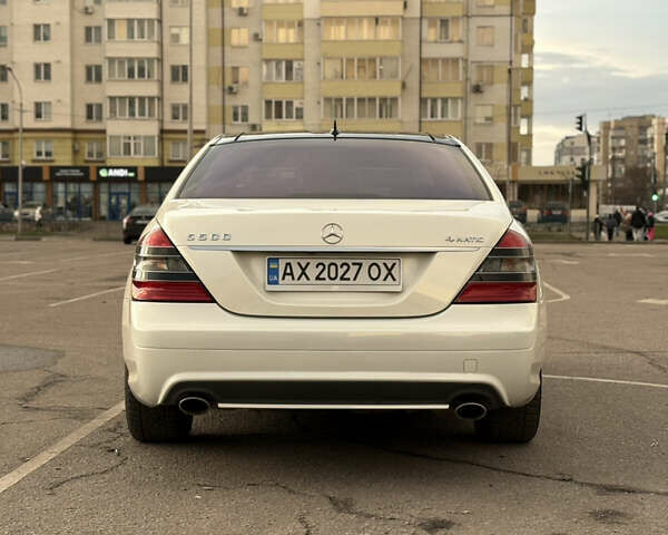 Білий Мерседес С Клас, об'ємом двигуна 5.46 л та пробігом 183 тис. км за 16900 $, фото 11 на Automoto.ua