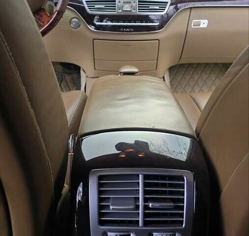 Белый Мерседес С Класс, объемом двигателя 5.5 л и пробегом 197 тыс. км за 15500 $, фото 9 на Automoto.ua