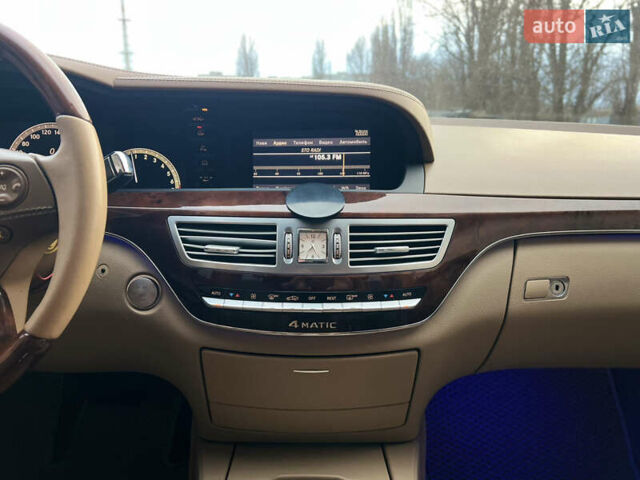 Білий Мерседес С Клас, об'ємом двигуна 5.5 л та пробігом 177 тис. км за 12900 $, фото 49 на Automoto.ua