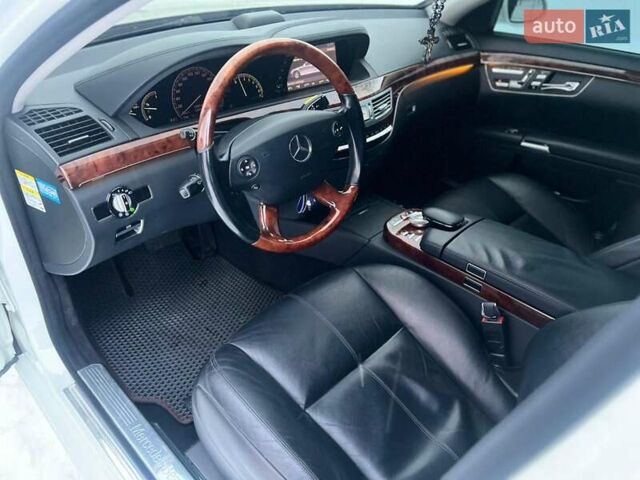 Белый Мерседес С Класс, объемом двигателя 3.5 л и пробегом 125 тыс. км за 10100 $, фото 10 на Automoto.ua