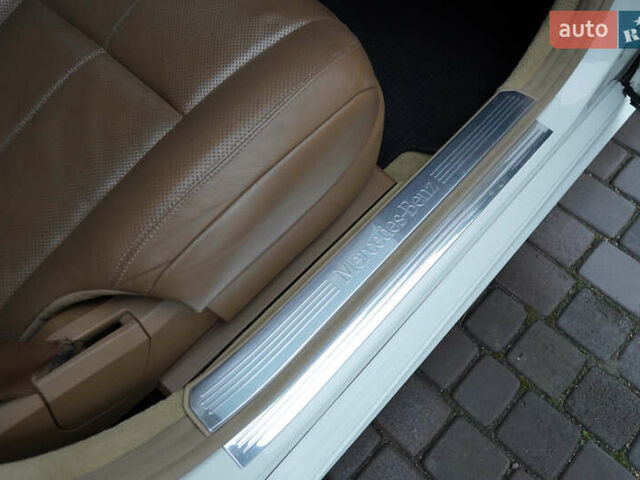 Білий Мерседес С Клас, об'ємом двигуна 5.5 л та пробігом 240 тис. км за 17500 $, фото 29 на Automoto.ua