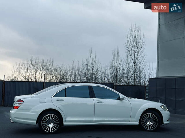 Білий Мерседес С Клас, об'ємом двигуна 5.5 л та пробігом 177 тис. км за 12900 $, фото 19 на Automoto.ua