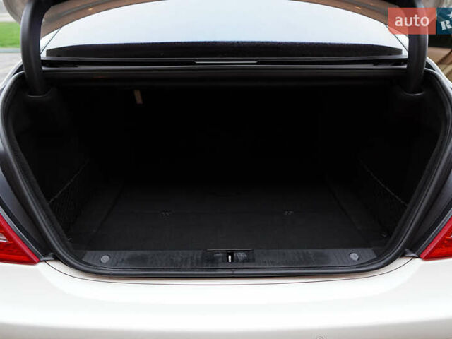 Білий Мерседес С Клас, об'ємом двигуна 5.5 л та пробігом 240 тис. км за 17500 $, фото 36 на Automoto.ua