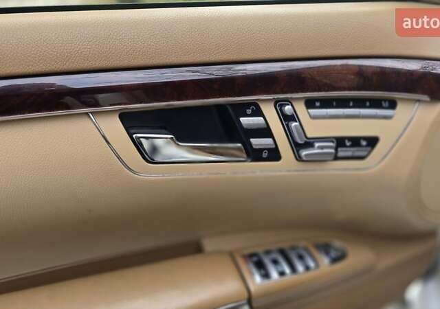 Белый Мерседес С Класс, объемом двигателя 5.5 л и пробегом 197 тыс. км за 15500 $, фото 8 на Automoto.ua