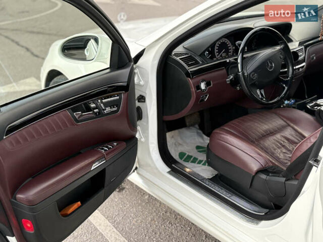 Білий Мерседес С Клас, об'ємом двигуна 5.46 л та пробігом 183 тис. км за 16900 $, фото 32 на Automoto.ua