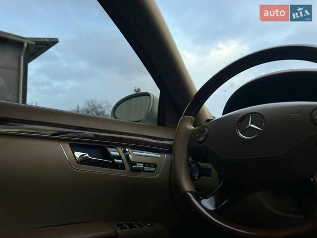 Білий Мерседес С Клас, об'ємом двигуна 5.5 л та пробігом 177 тис. км за 12900 $, фото 37 на Automoto.ua