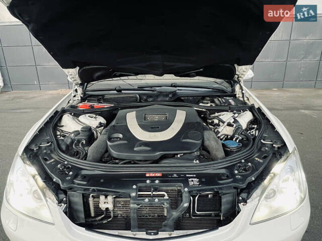 Білий Мерседес С Клас, об'ємом двигуна 5.5 л та пробігом 177 тис. км за 12900 $, фото 60 на Automoto.ua