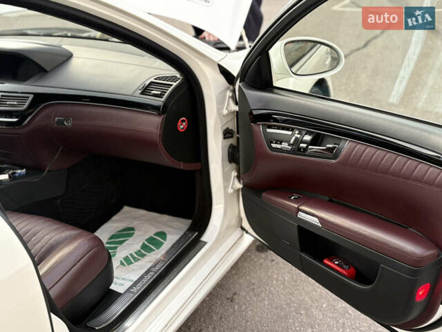 Білий Мерседес С Клас, об'ємом двигуна 5.46 л та пробігом 183 тис. км за 16900 $, фото 28 на Automoto.ua