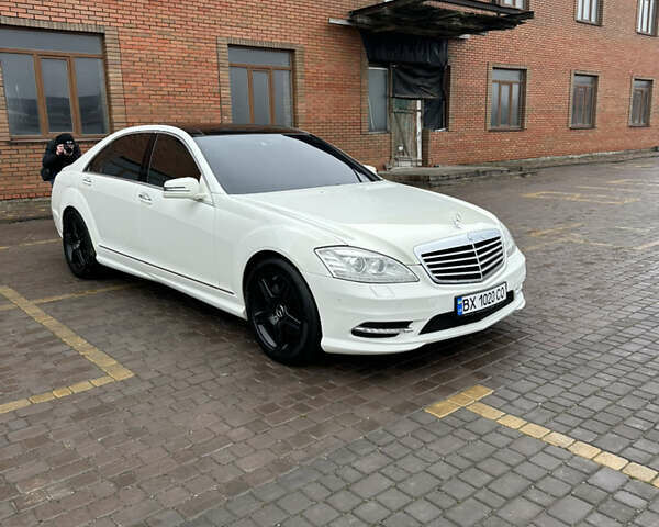 Білий Мерседес С Клас, об'ємом двигуна 5.5 л та пробігом 240 тис. км за 17500 $, фото 3 на Automoto.ua