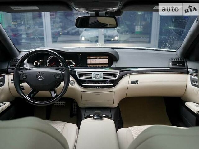 Белый Мерседес С Класс, объемом двигателя 6 л и пробегом 146 тыс. км за 25000 $, фото 24 на Automoto.ua