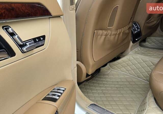 Белый Мерседес С Класс, объемом двигателя 5.5 л и пробегом 197 тыс. км за 15500 $, фото 10 на Automoto.ua