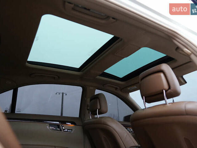 Білий Мерседес С Клас, об'ємом двигуна 5.5 л та пробігом 240 тис. км за 17500 $, фото 37 на Automoto.ua