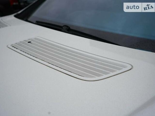 Белый Мерседес С Класс, объемом двигателя 6 л и пробегом 146 тыс. км за 25000 $, фото 9 на Automoto.ua