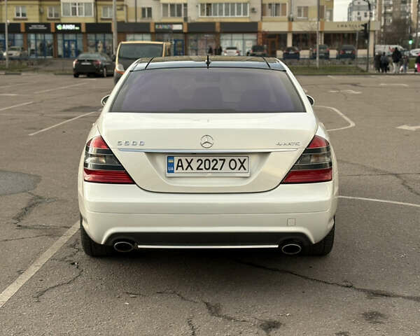 Білий Мерседес С Клас, об'ємом двигуна 5.46 л та пробігом 183 тис. км за 16900 $, фото 10 на Automoto.ua