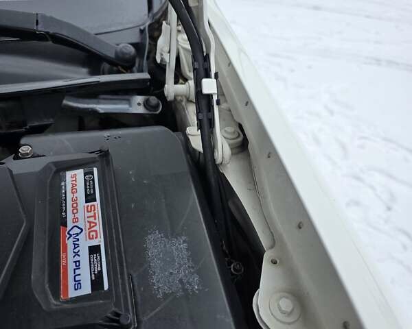 Белый Мерседес С Класс, объемом двигателя 5.5 л и пробегом 180 тыс. км за 13900 $, фото 45 на Automoto.ua